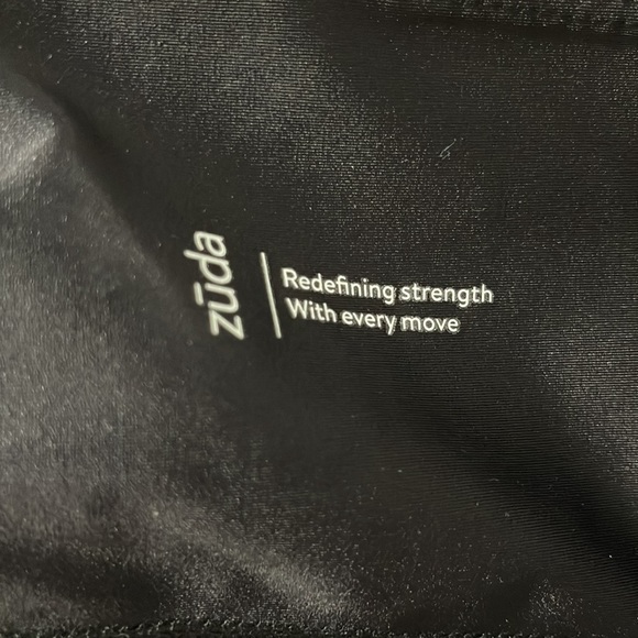 ZUDA Interlock Knit Leggings with Twist Trim Detail Medium - Picture 8 of 12